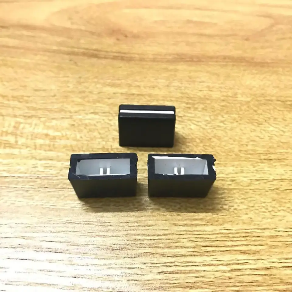 6 Manopole Fader Per Mixer DJ &ndash; Ricambio In Bianco Per Controller E Console, Compatibili Con Modelli 350, 400, 500, 700, 750, 800, 850, 900, 2000