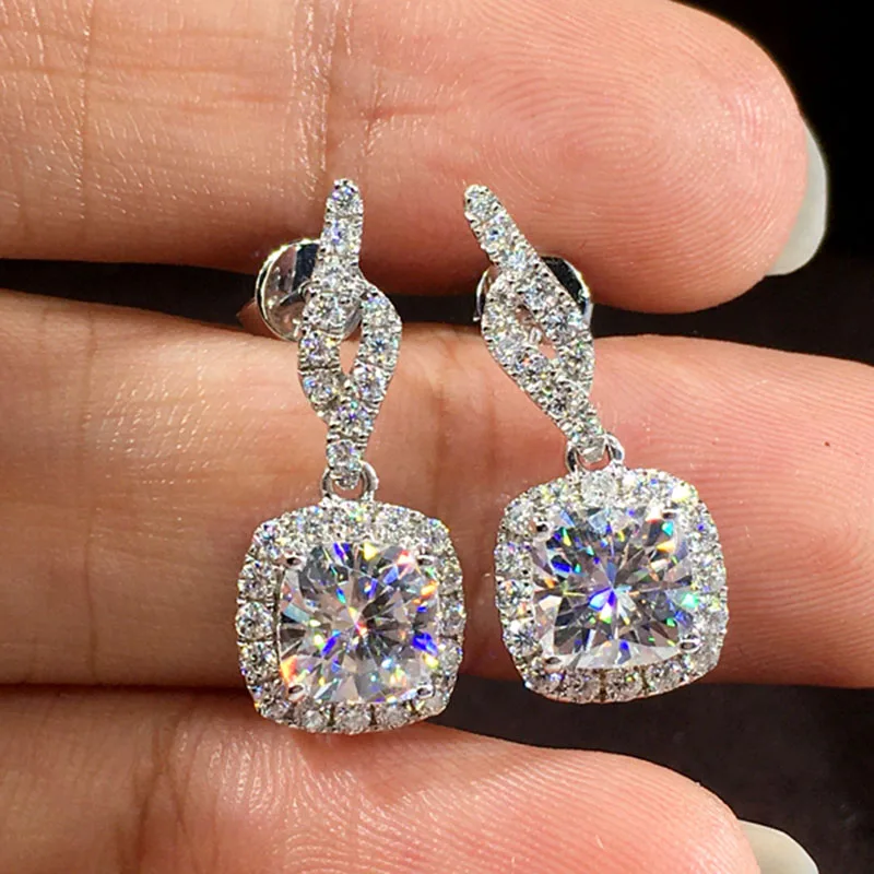 A750 18K Gold  A pair of Earrings 2CT D Color Moissanite Earrings For Women MH001