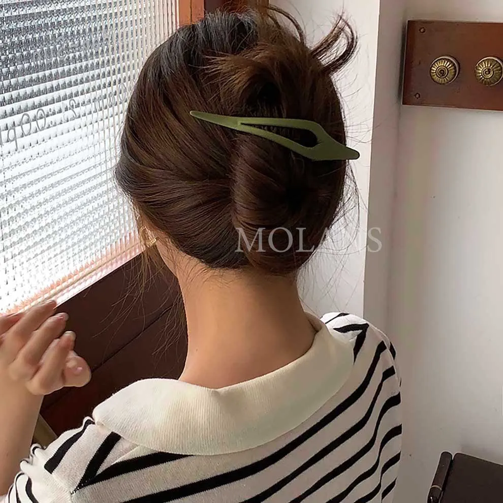 Molans Korean Solid Large Hair Claw Elegant Acrylic Hairpins Barrettes Crab Hair Clips Headwear for Women Girls Hair Accessories