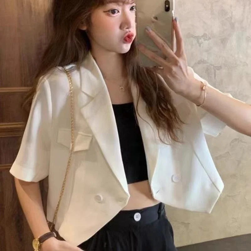 Blazer Wanita Musim Panas Putih Kasual Fashion Lembut Jas Berlekuk Modern Atasan Potong Lengan Pendek Chic Wanita Pakaian Kerja Cocok untuk Semua