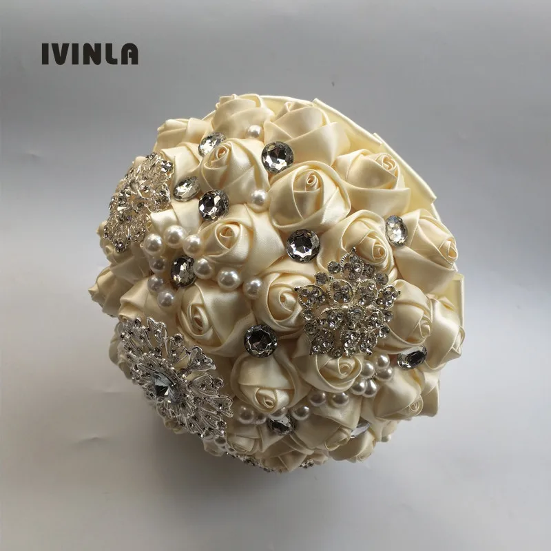 White Satin Wedding Flowers bridal Bouquets Handmade Bridesmaid Wedding Bouquet Diamond Brooch Bouquet De Mariage wer