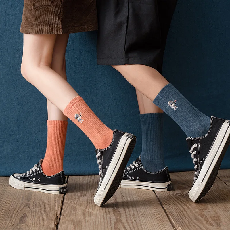 2020 Fashion Harajuku Spring and Autumn Unisex Socks Korea Fun Embroidered Astronaut Couple Socks Happy Woman Socks