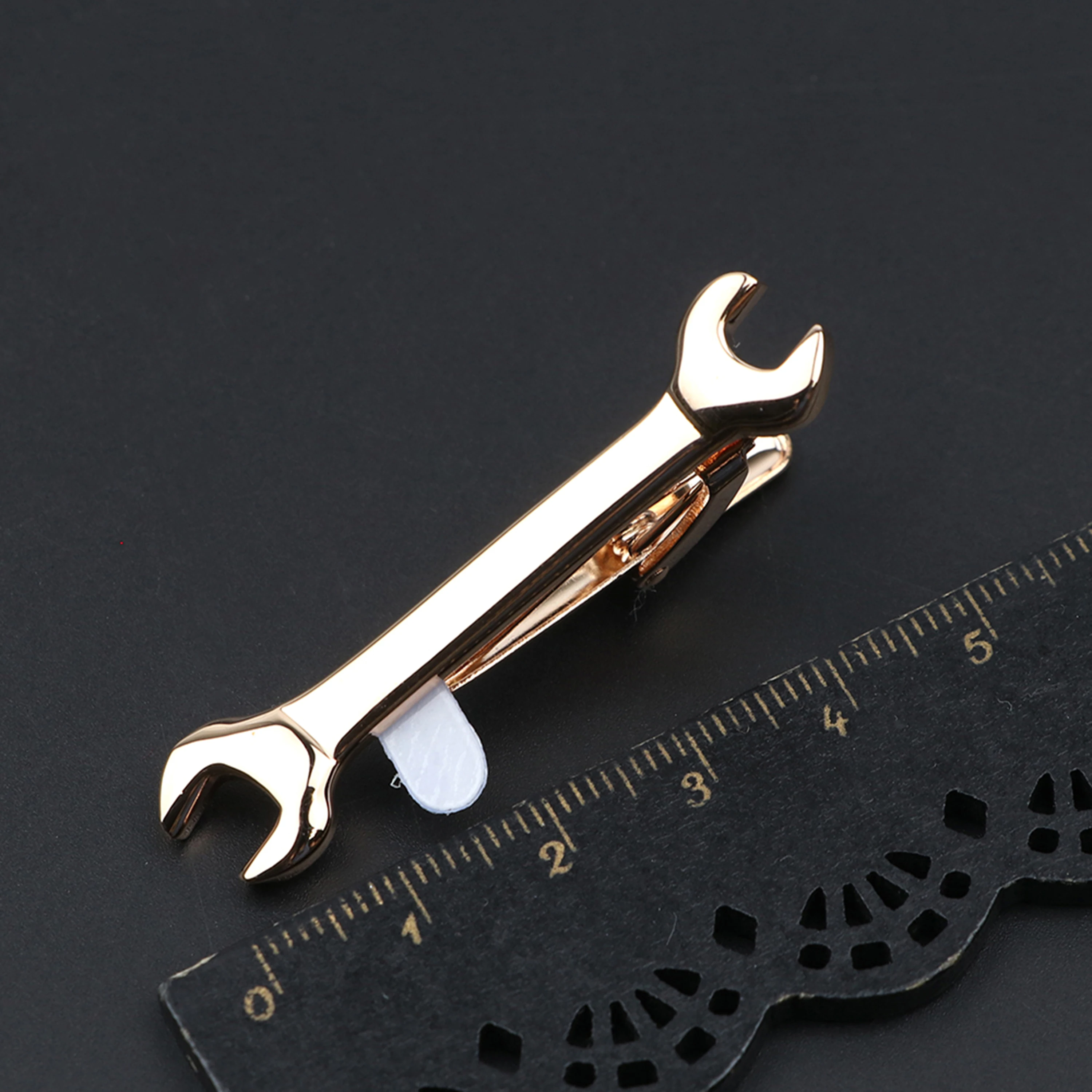 New Men's Metal Tie Clip High Quality Laser Engraving Fish Airplane Tool Shape Pilot Business Men Black Gold Necktie Clip Gift