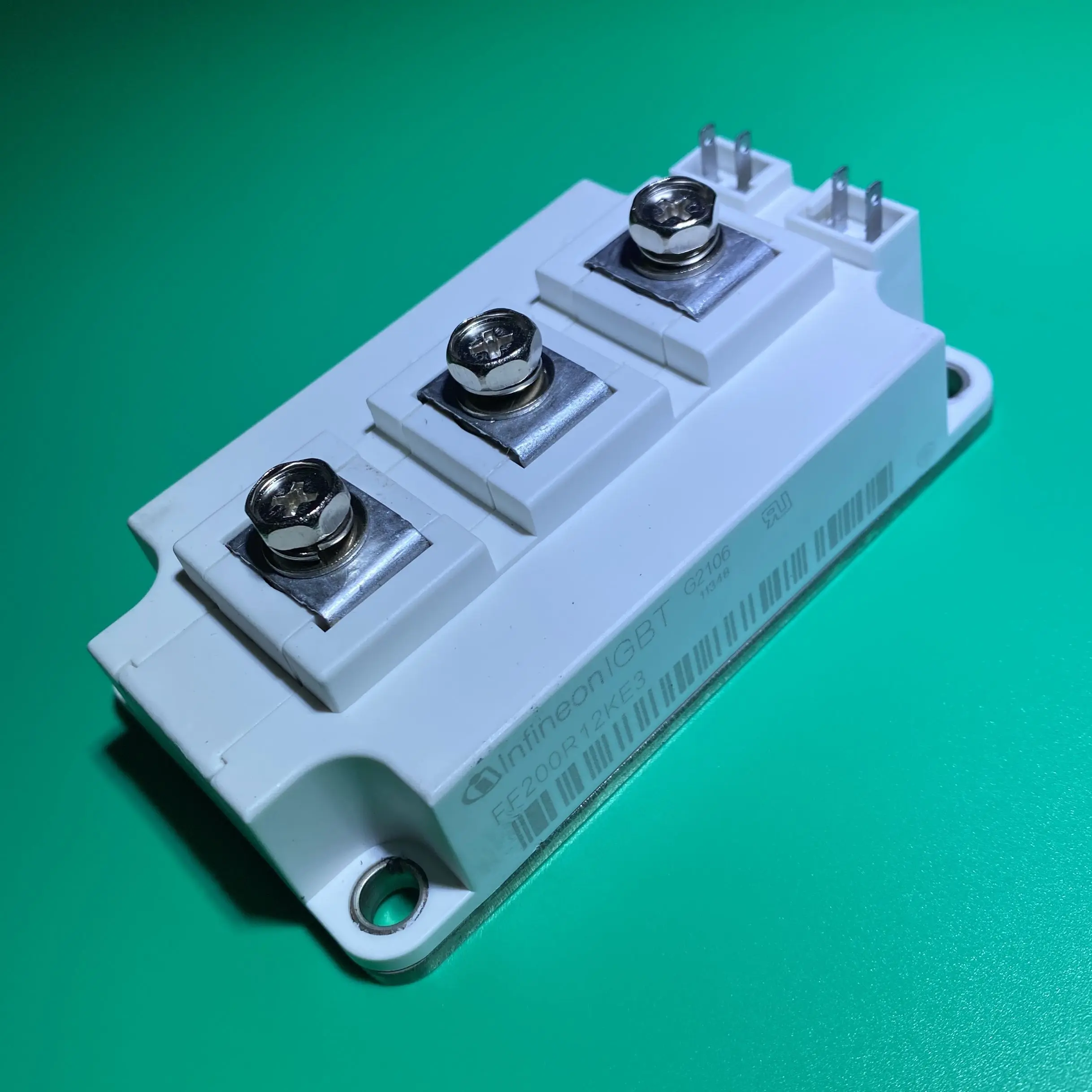 

FF200R12KE3 MODULE FF 200R12KE3 VCES 1200V 200A 62MM-1 IGBT 1050W FF200R12KE3HOSA1 FF200R12 KE3 FF200R 12KE3 FF200 R12KE3