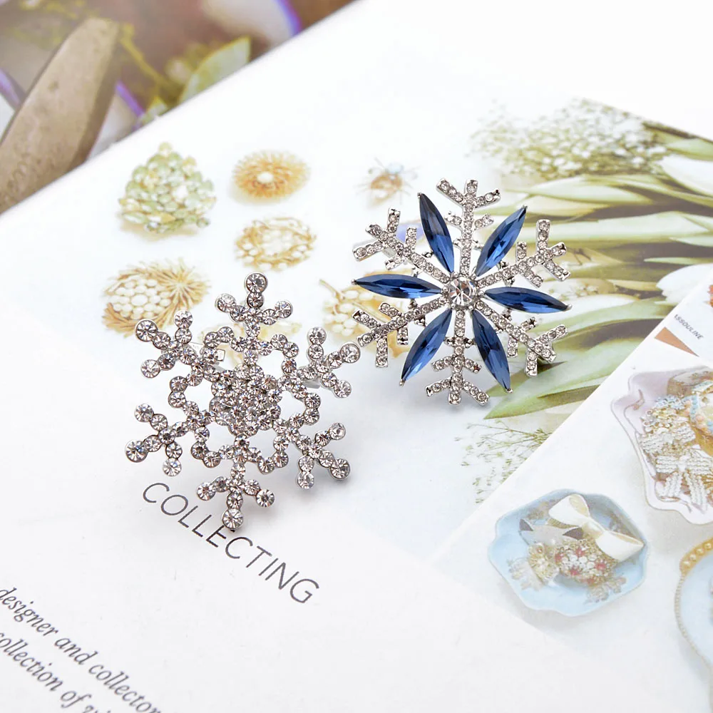 CINDY XIANG 2 Styles Avaibale Rhinestone Snowflake Brooch Autum Winter Design Fashion Party Pin High Quality Accessories