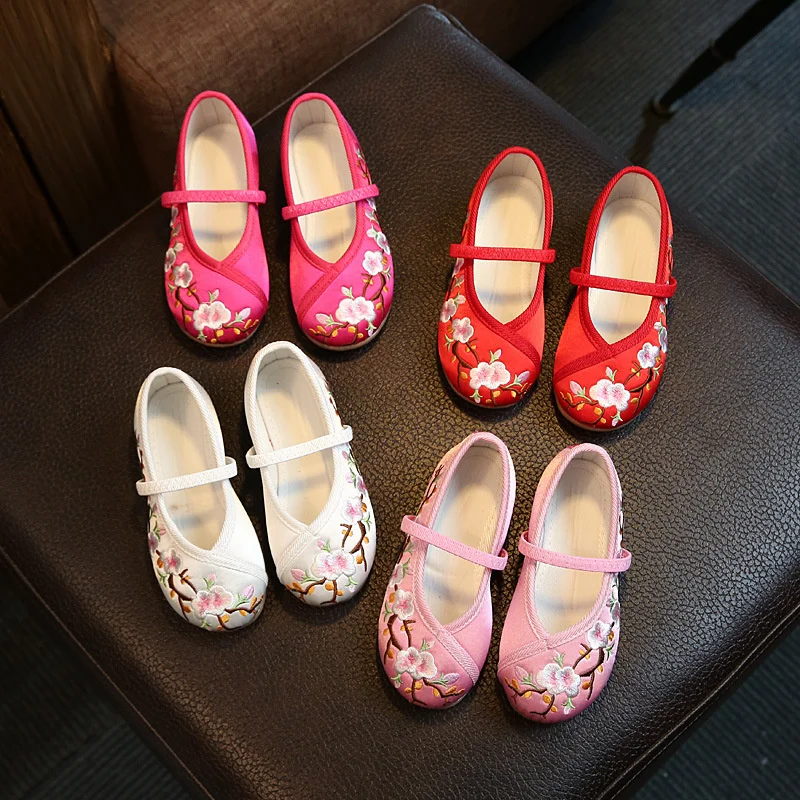 

Chinese Style Kids Shoes Girls Dancing Shoes Embroidered Casual Comfortable Children Flats Princess Shoes Spring Summer CSH277