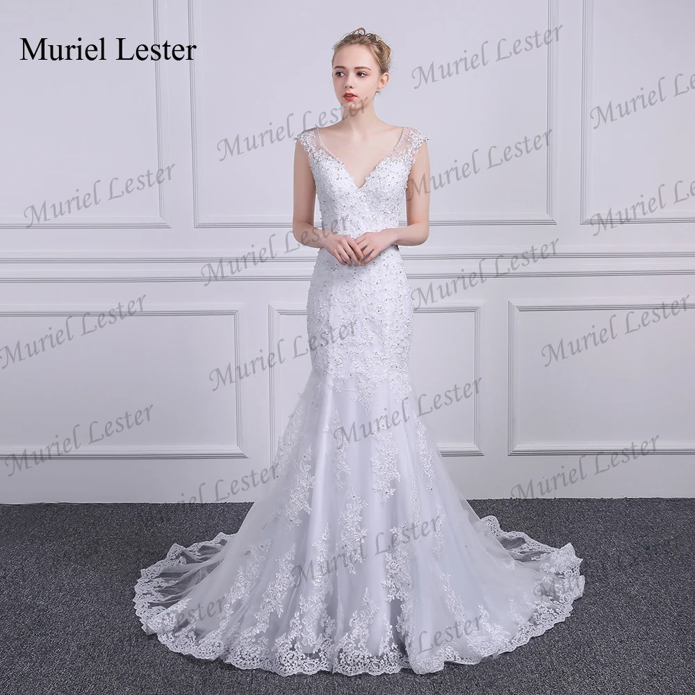 럭셔리 레이스 아플리케 인어 웨딩 드레스 신부를위한 V 넥 크리스탈 페르시 신부 가운 환상 Tulle Sweep Train Dress