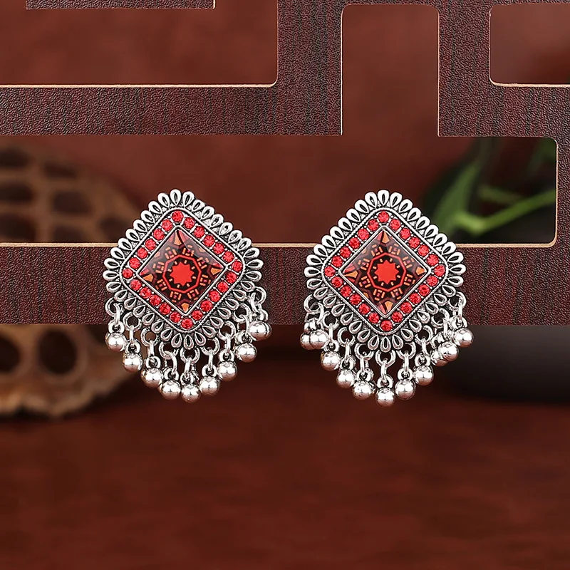 Vintage Ethnic Silver Color Square Alloy Drop Earrings for Women Boho Carved Flower Beads Tassel Earrings Indian Jhumka Jewelry