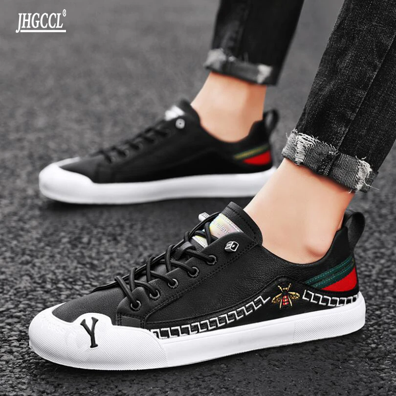 NEW designer casual board shoes men fashion small white shoes four seasons men sports shoes daily casual shoes A15