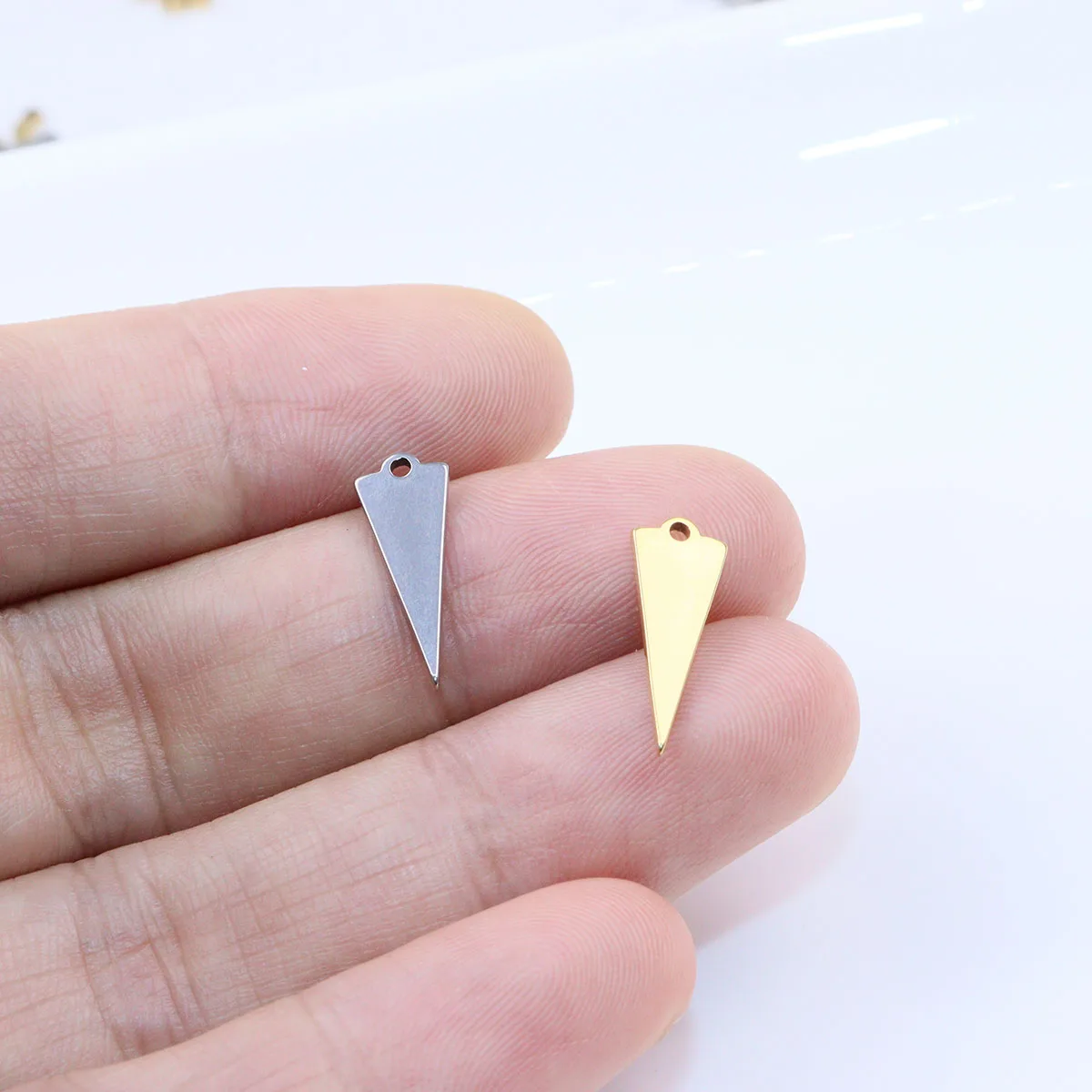 10pcs 15*6mm Wholesale Stainless Steel Triangle Charms Pendant DIY Necklace Earrings Bracelets Unfading Colorless 2 Colors