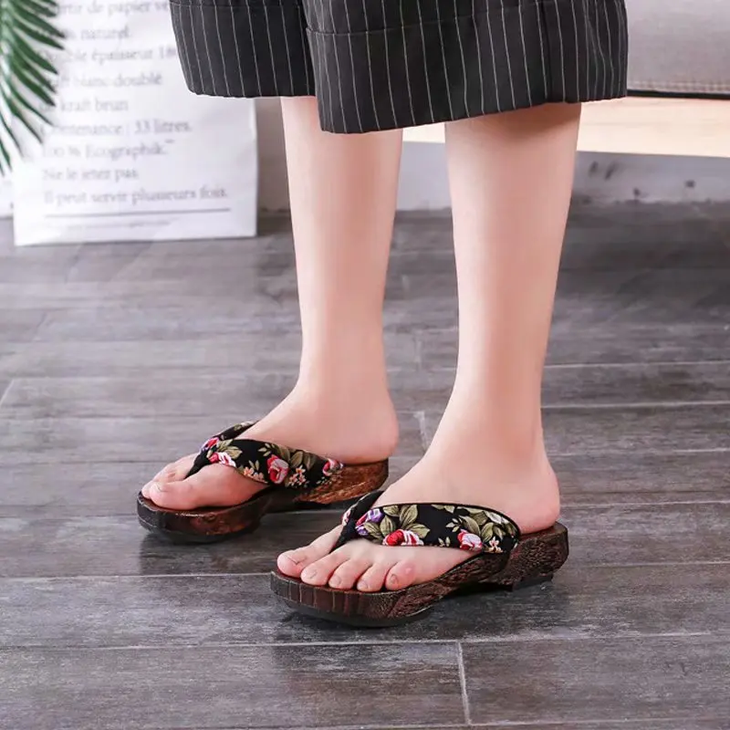 Japanese Anime Cosplay Costumes Kimono Geta Flip-Flops Round Toe Paulownia Sandals Women Wooden Flat Slippers Clogs Home Shoes