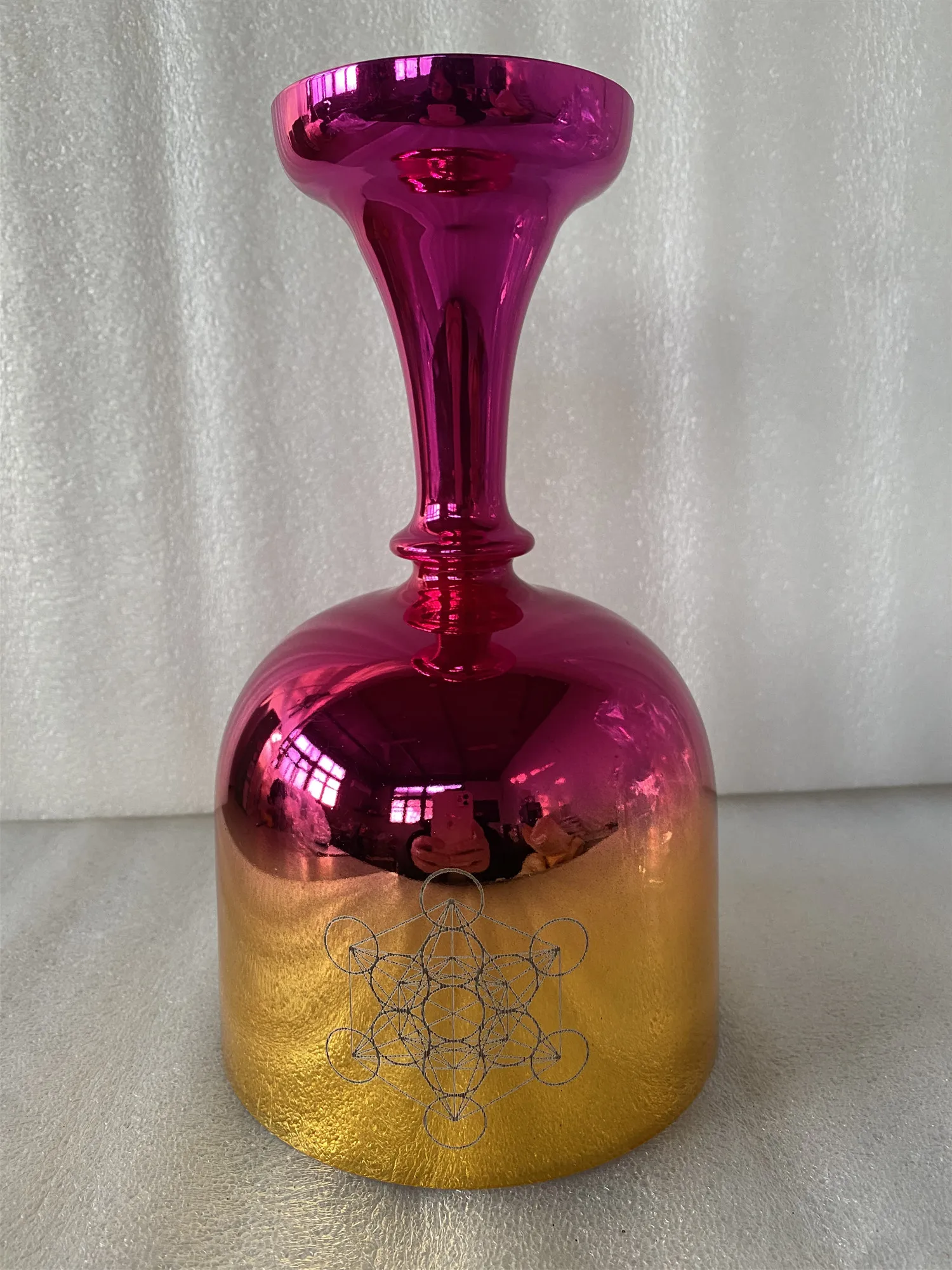 

432 Гц 4-я октава D нота, сакральная чакра или D # Банкнота Адренсы чакры кристалл поющий шарик с гравировкой "метатронный куб" около 6 дюймов