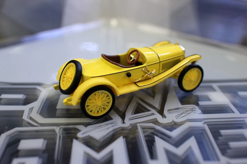 Rare 1/43 New Special Die-cast Metal Gold Vintage Car Home Display Collection Model Toys For Children