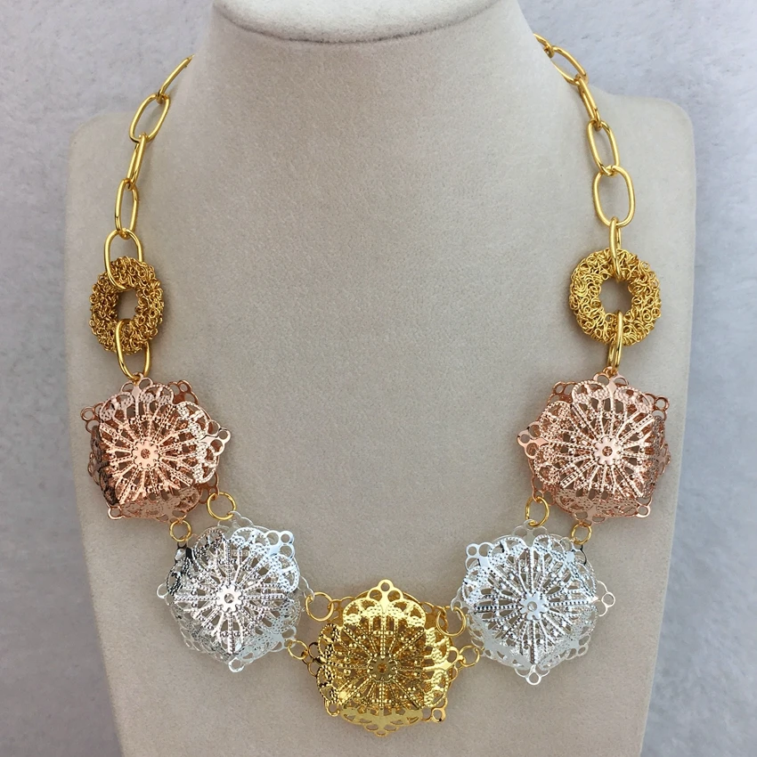 Light Weight Flower Necklace Dubai Jewelry Sets Three Tones Jewelry for Women FHK11759