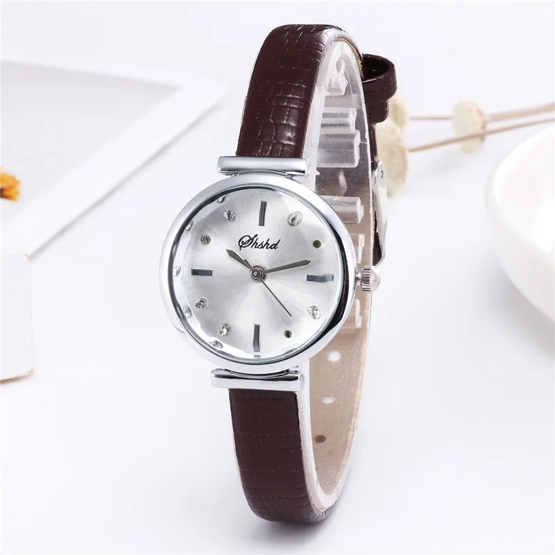 Domestic sales of foreign trade new fashion super small table wholesale ms clip figure drill girls watch straps