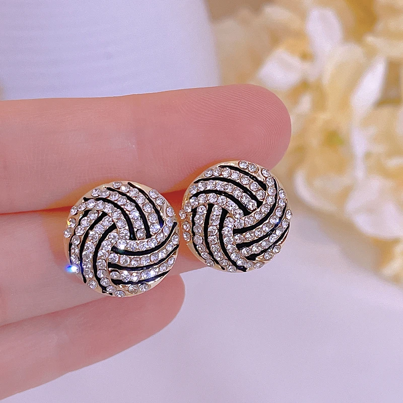 Classic Trendy Geometric Crystal Stud Earrings for Women Luxury Shiny Full Rhinestone Stud Earrings Wedding Party Jewelry Gifts