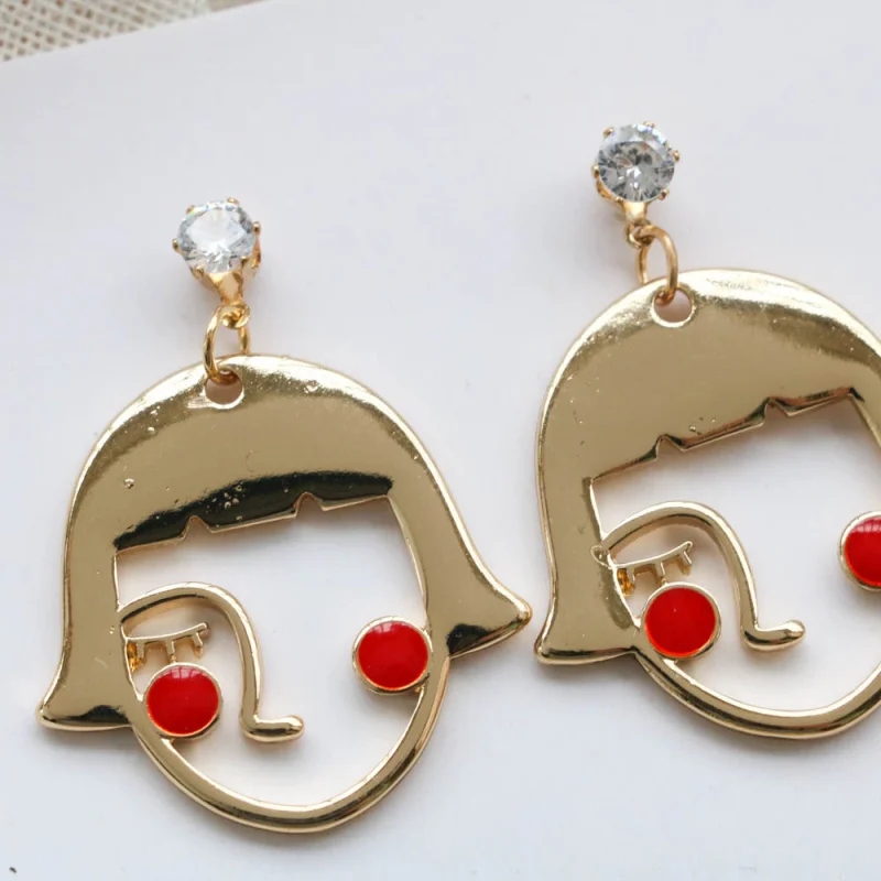 Simple Abstract Face Dangle Earrings for Women Fashion Crystal Figure Line Portrait Pendant Earrings Female Gifts