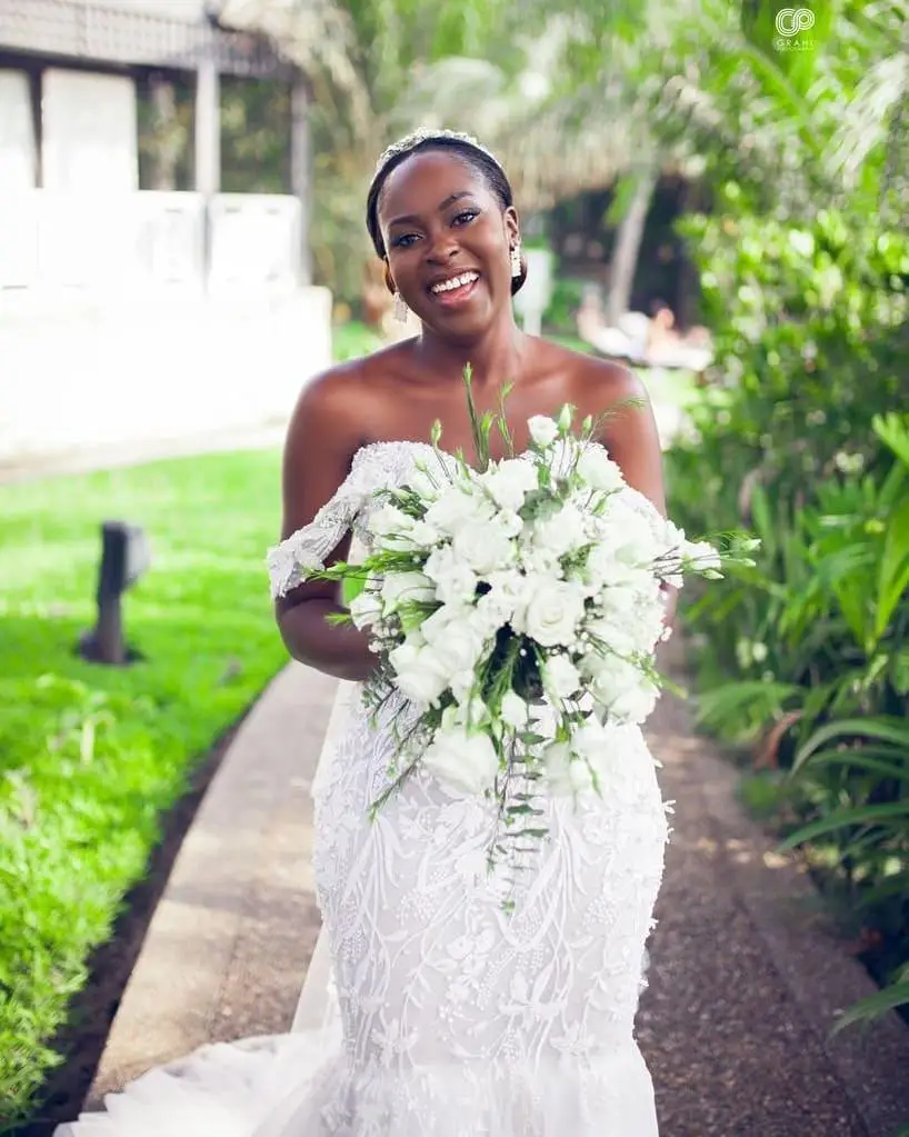 2021 afrikanische Meerjungfrau Hochzeit Kleider Plus Größe Aus Schulter Tüll vestidos de novia Spitze Appliques Brautkleider