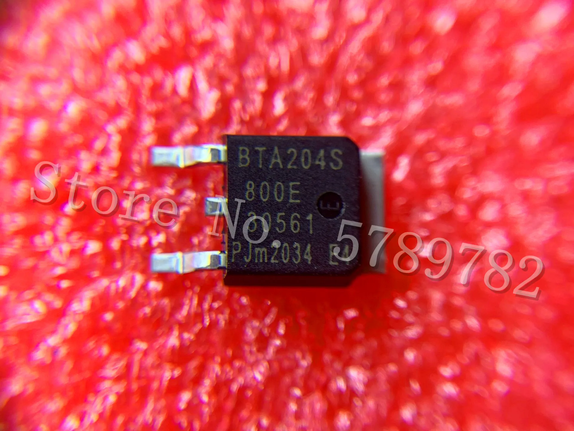 5pcs    204S8E   BTA204S-800E  TO252