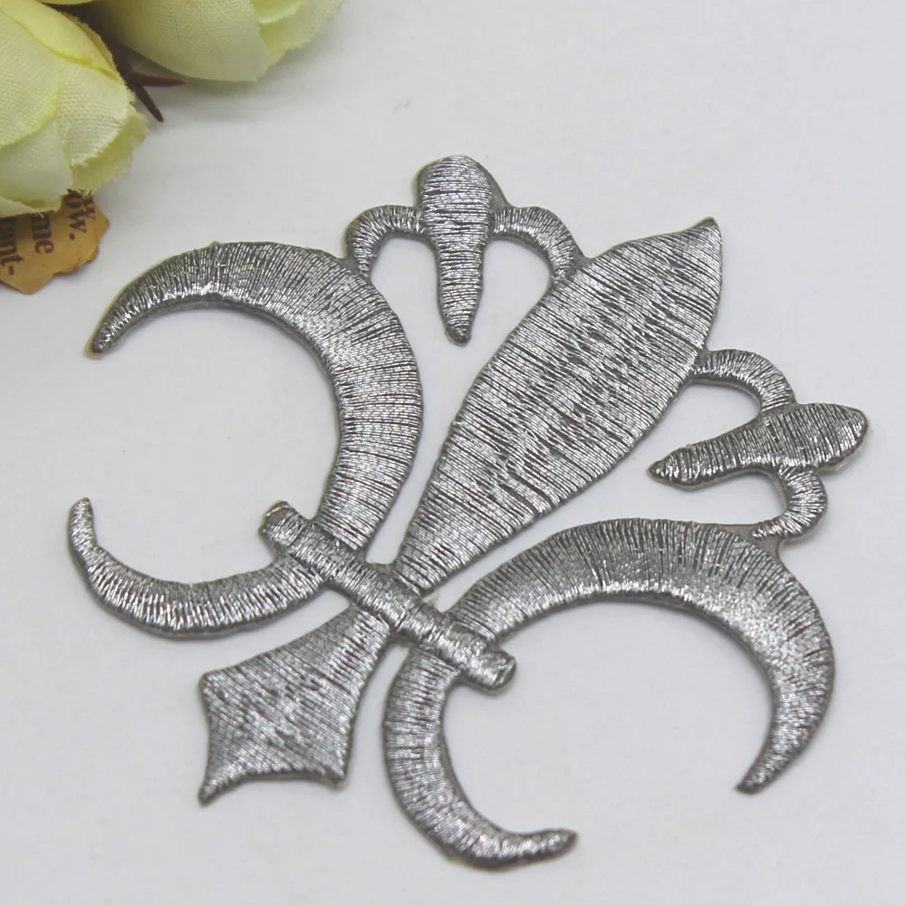 10 Pieces Iron On Flower Appliqued Gold Embroidered Patches 10 Pcs/Lot Cosplay Costumes Lotus Flower Trims Crown Appliques