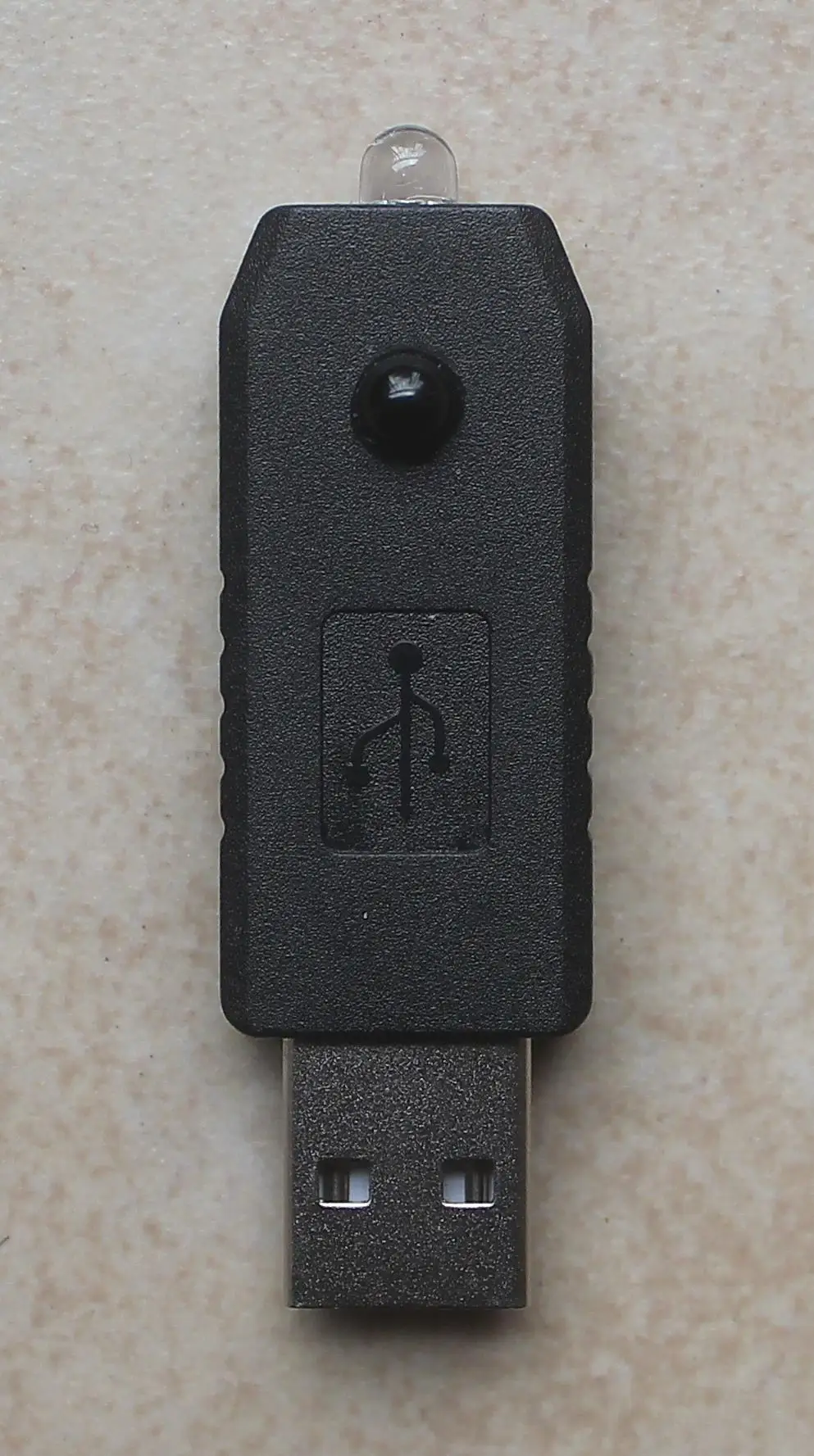 

USB-интерфейс, инфракрасный обучающий модуль дистанционного управления (применимый к компьютерному USB-интерфейсу и эксплуатации)