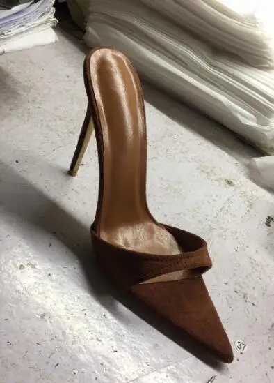 Najnowszy kobieta ciemny Nude Suede wskazał sandały z odkrytymi palcami kobiet Slip On buty na obcasie Sippers pompy sandały buty duży rozmiar 45