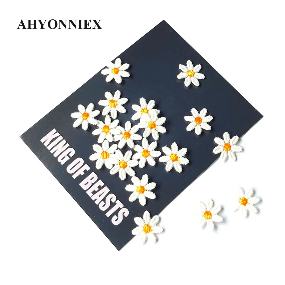 20pcs, 50pcs Mini Daisies Flower Patch Embroidered Sew on Patches for Clothing Applique DIY Hairclip Stickers On Clothes