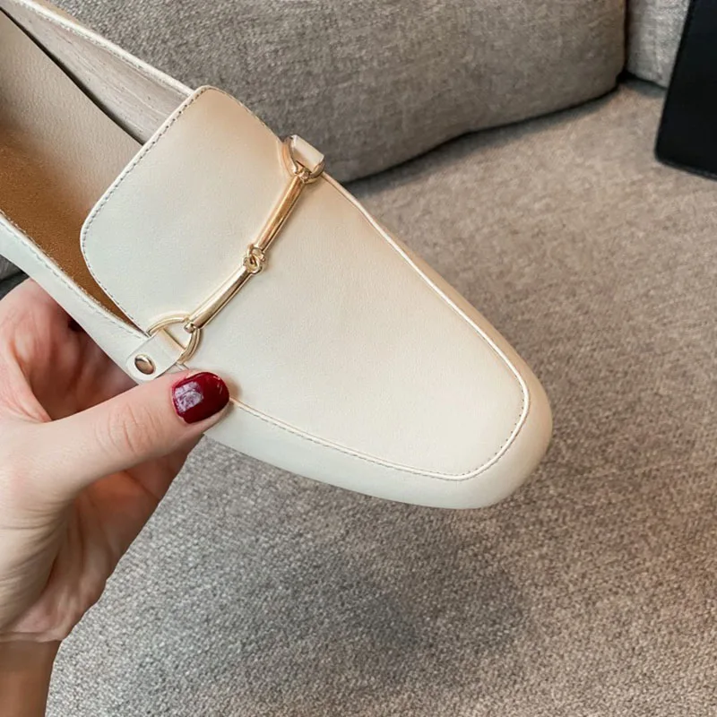 2021 Spring And Autumn New Horse Street Buckle Simple Small Leather Shoes Women's Low-heel Square Toe Solid Color Women's Shoes