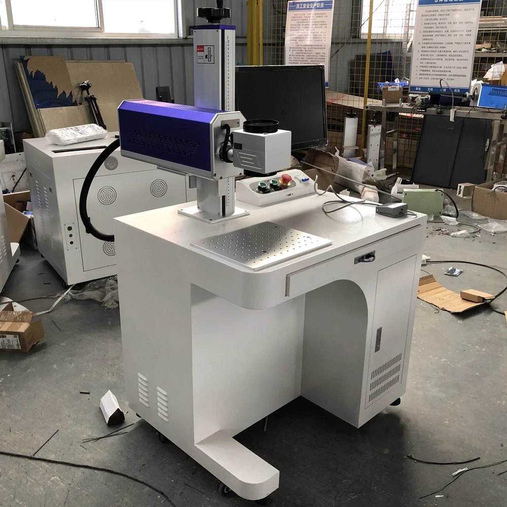 Macchina per incisione Laser a fibra di fabbrica ROBOTEC Jinan per metallo/acciaio/pietra/marmo 110*110MM 50W prezzo della macchina per marcatura