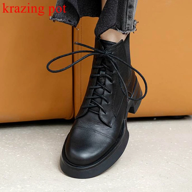 

Krazing Pot 2025 New Cow Leather Round Toe Thick Med Heels Motorcycles Chelsea Boots Cross-tied Keep Warm Punk Solid Ankle Boots