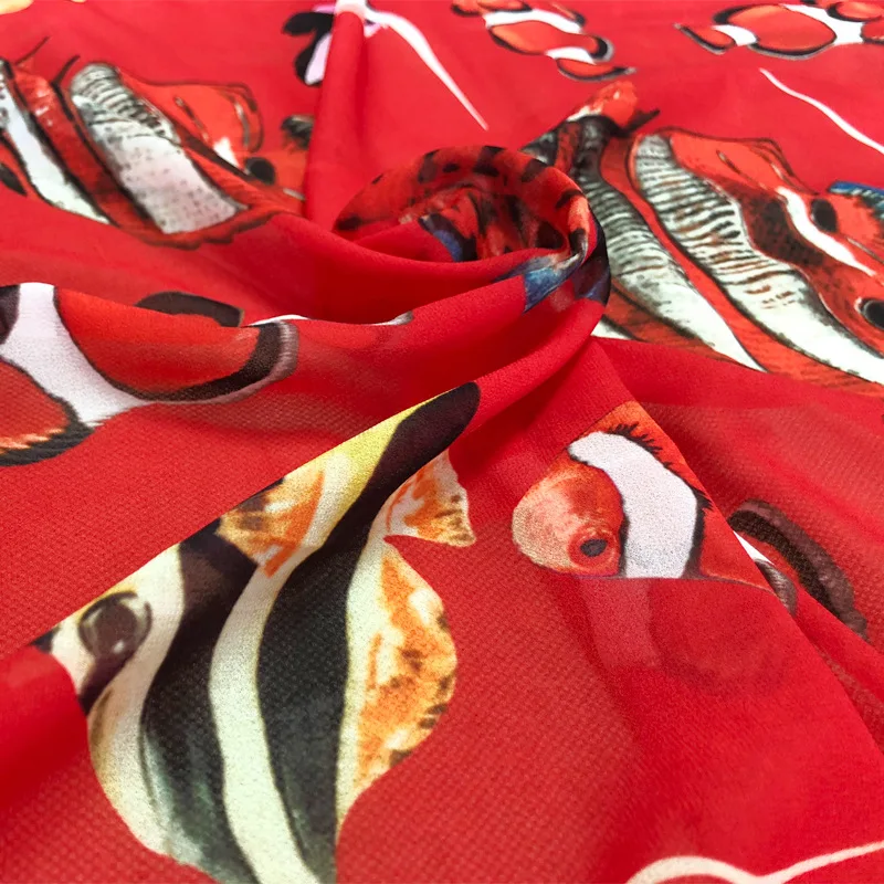 

Красная основа с принтом тропической рыбы, тонкая шифоновая или поплиновая хлопчатобумажная ткань для женского летнего платья, блузка, ткань «сделай сам», швейный материал
