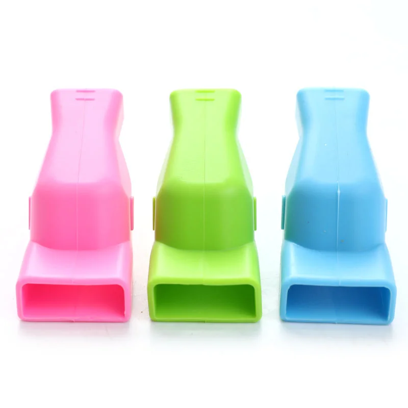 Estensori del rubinetto del lavandino di estensione del rubinetto dell'acqua del Silicone elastico dispositivo di lavaggio dei bambini estensore della guida del rubinetto del lavandino della cucina del bagno