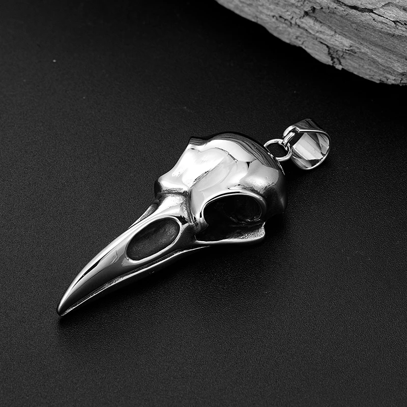 

Fashion Locomotive Viking Retro Punk Jewelry Crow Head Bird Skull Necklace Men Skull Hip Hop Personality Stainless steel Pendant