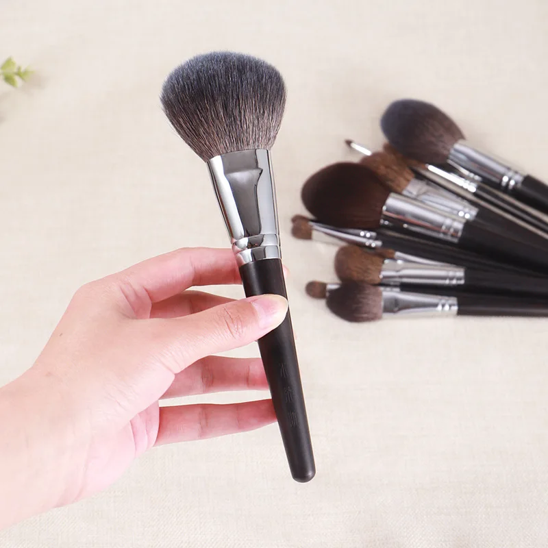 1pc High quality Animal hair Powder Makeup brushes Blending Highlight Eyeshadow Concealer eyebrow Make up brushes Crease smudge