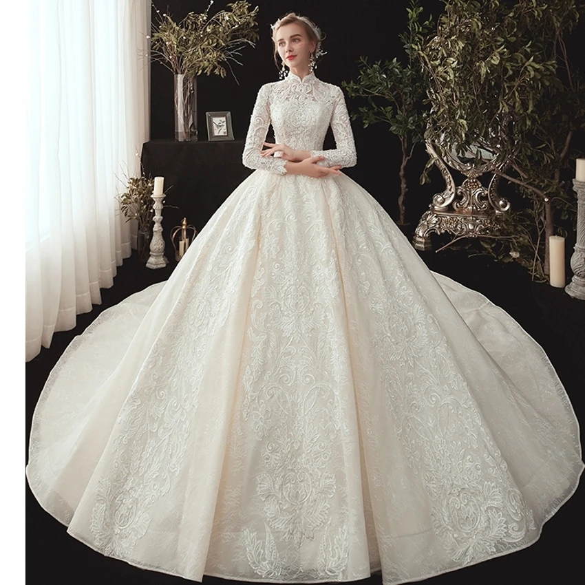 Elegant Dubai Wedding Dresses Crystal Flowers Ball Gown Wedding Gowns New Long Sleeve Muslim Lace Appliques Bride Dress