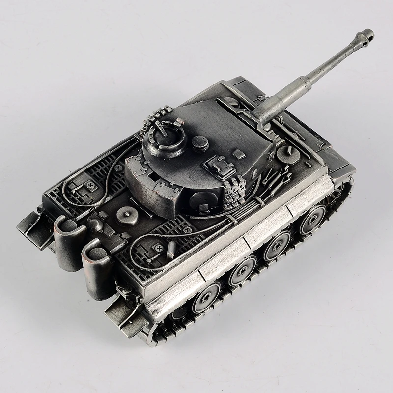 1/72 all-metal heavy tank model of a World War II German Tiger Furnishing articles