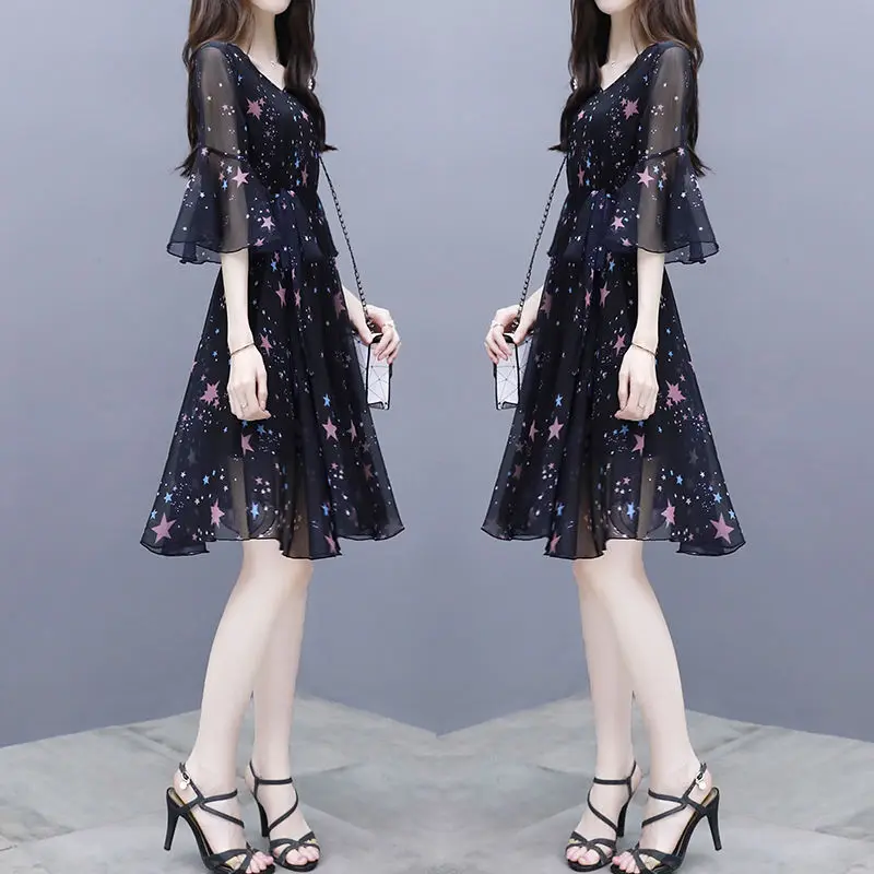 Robe d'été en mousseline de soie pour femmes, col en v, manches évasées, imprimé, longueur aux genoux, pull plissé, élégant, tempérament, nouvelle collection 2021