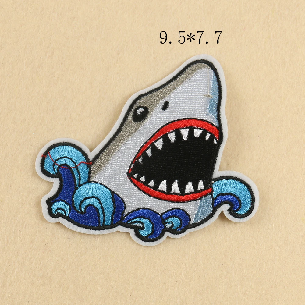 5PCS Animals Patches Shark Dolphin Crab Applique Iron on Embroidered Clothes Patches for Clothing Stickers Garment Supplies