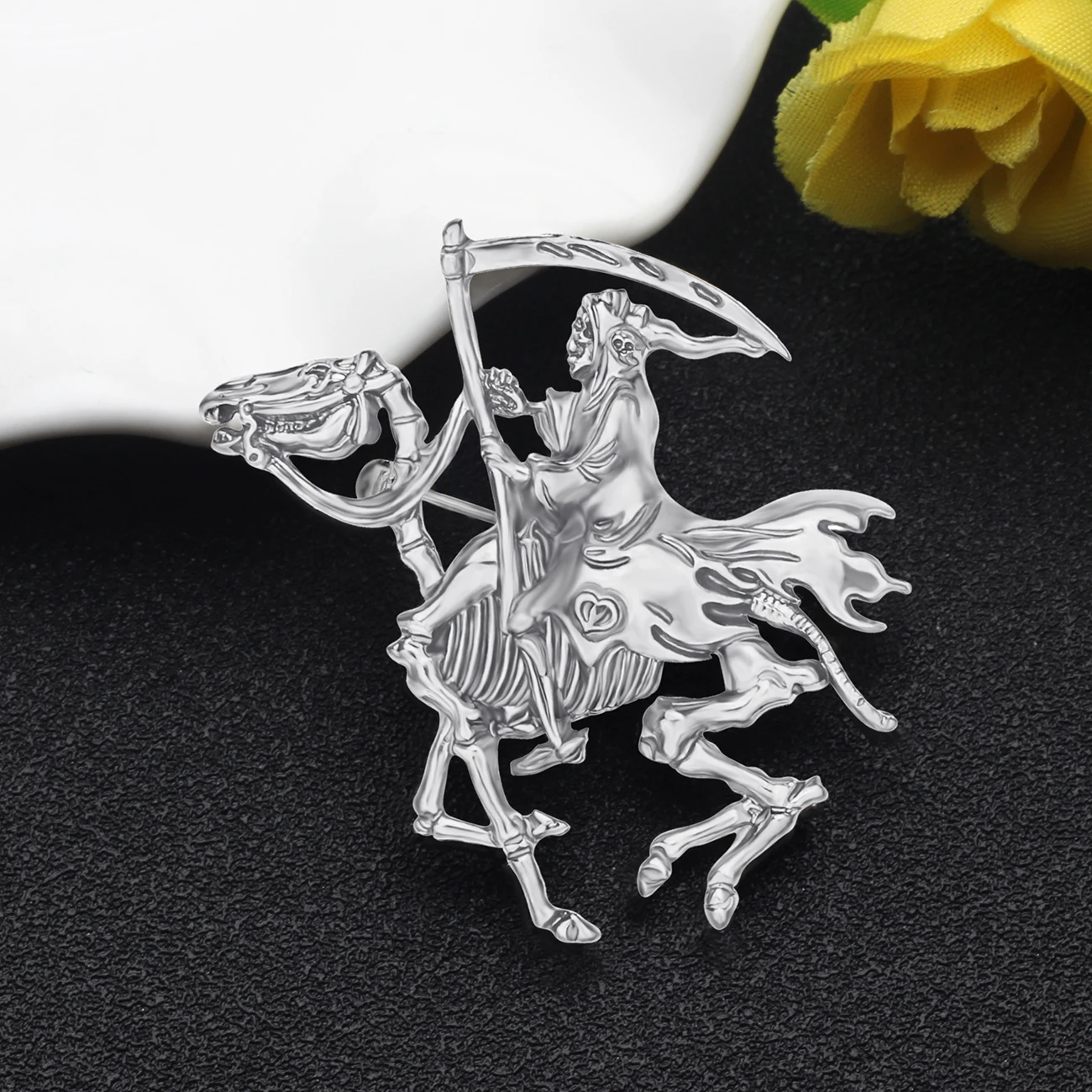 Bonsny 合金アンティークゴールドメッキハロウィングリム死神ブローチスカルスケルトンピンジュエリー女性女の子ギフトアクセサリー