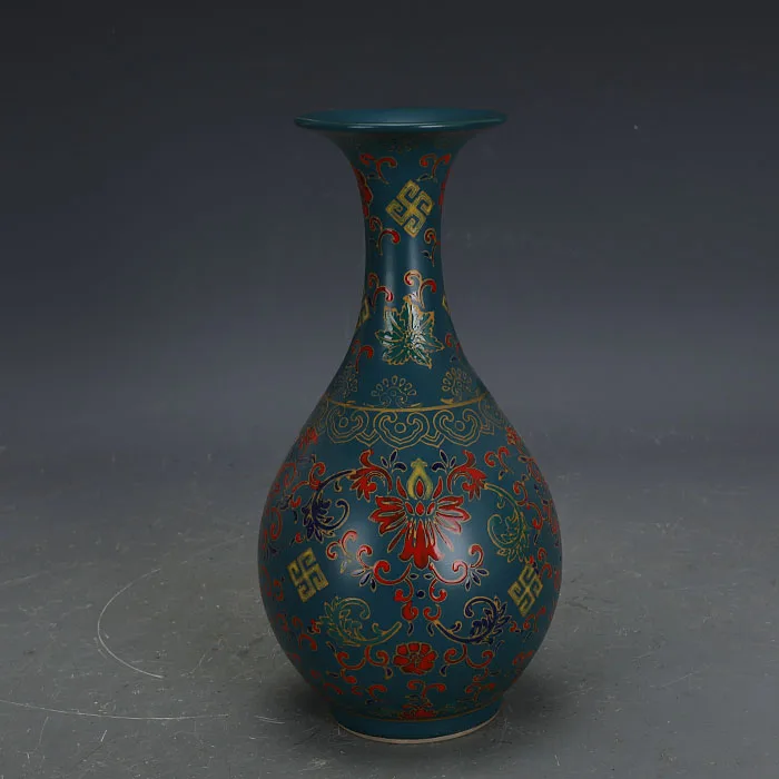 

Jingdezhen antique vase with peacock green glaze, enamel color and flower pattern in Yongzheng, Qing Dynasty