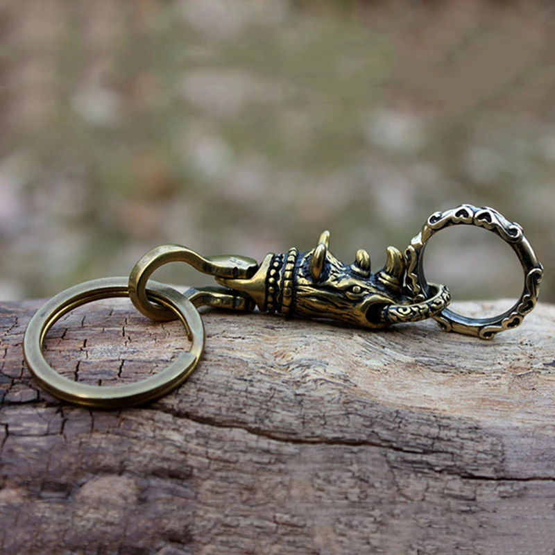 Retro Keychain Pendant Brass Rhino Buckle Motorcycle Key Chain Ring Hanging Jewelry DIY Keyring Hook Accessories American Casual
