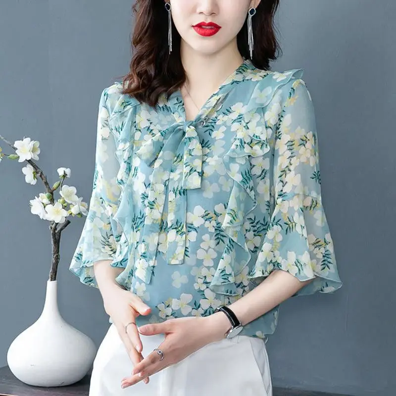 

Women Summer Style Chiffon Blouses Shirts Lady Casual Short Sleeve Printi Blusas Scarf Collar Tops MM0186