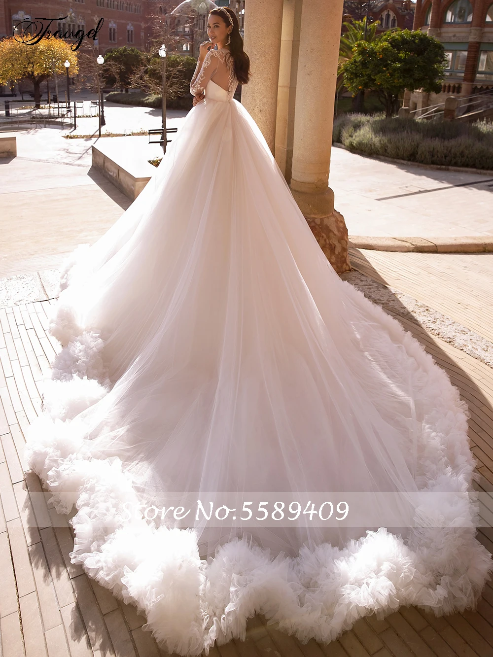 Traugel Sexy Illusion Long Sleeve Ball Gown Wedding Dresses Elegant Sweetheart Appliques Ruched Cathedral Train Bridal Gowns