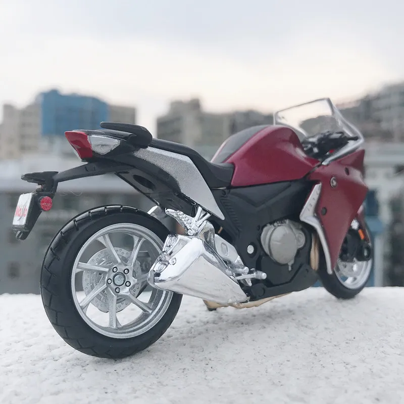 Maisto nuova scala 1:18 HONDA VFR 1200F modello di moto giocattolo lega fuoristrada moto Africa motociclette giocattoli per