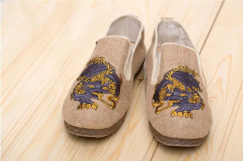 Spring Summer Traditonal Ethnic style breathable Shoes Kirin embroidery leisure linen men canvas shoes Casual slip on Loafers