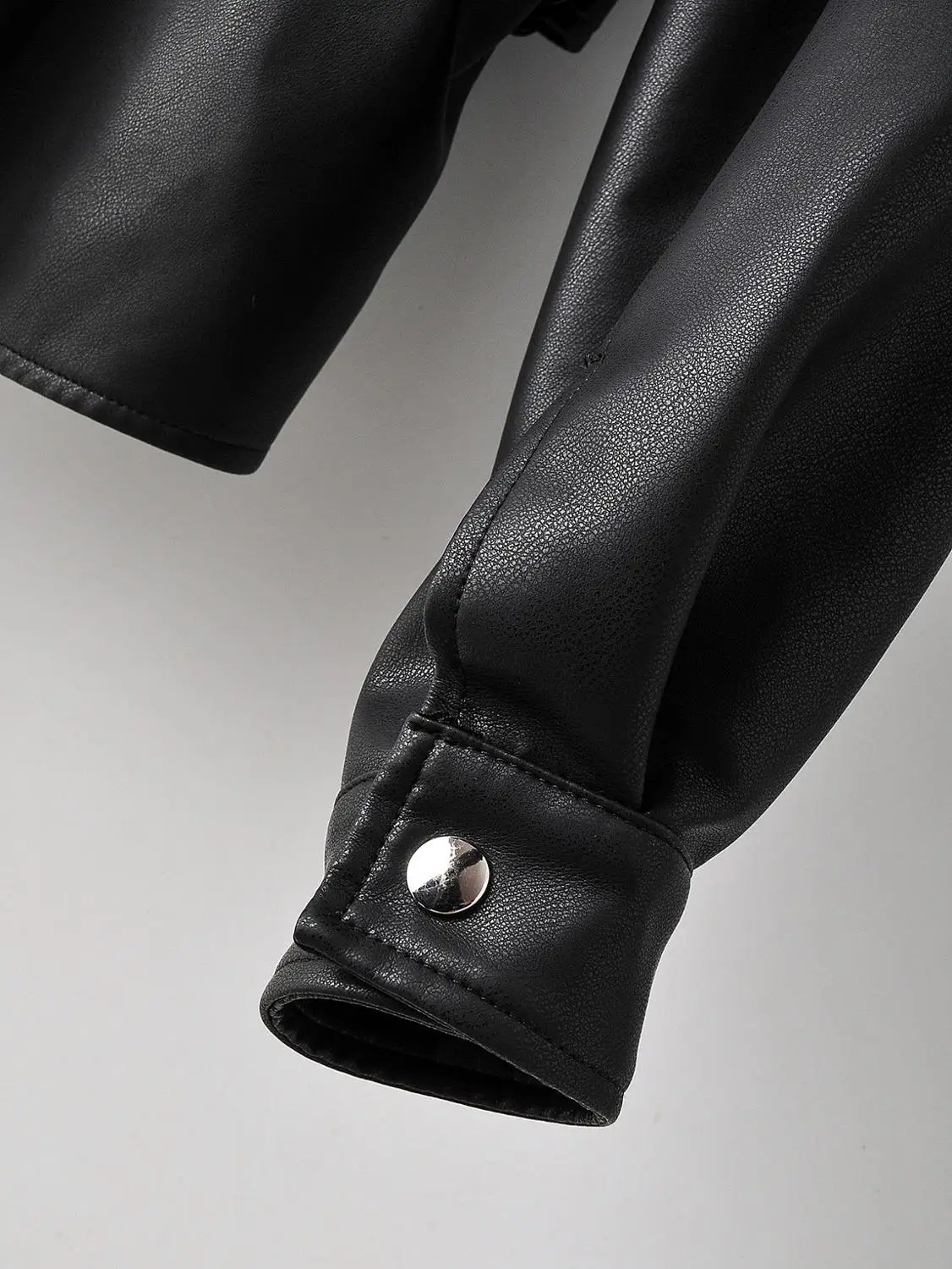 Autunno Delle Donne Del Faux Morbido In Pelle Cappotto del Rivestimento di Preparazione Per La Sera Del Collare Della Chiusura Lampo Dell'unità di elaborazione del Motociclo Cappotto Femminile Rivetto Punk Giacca Nera