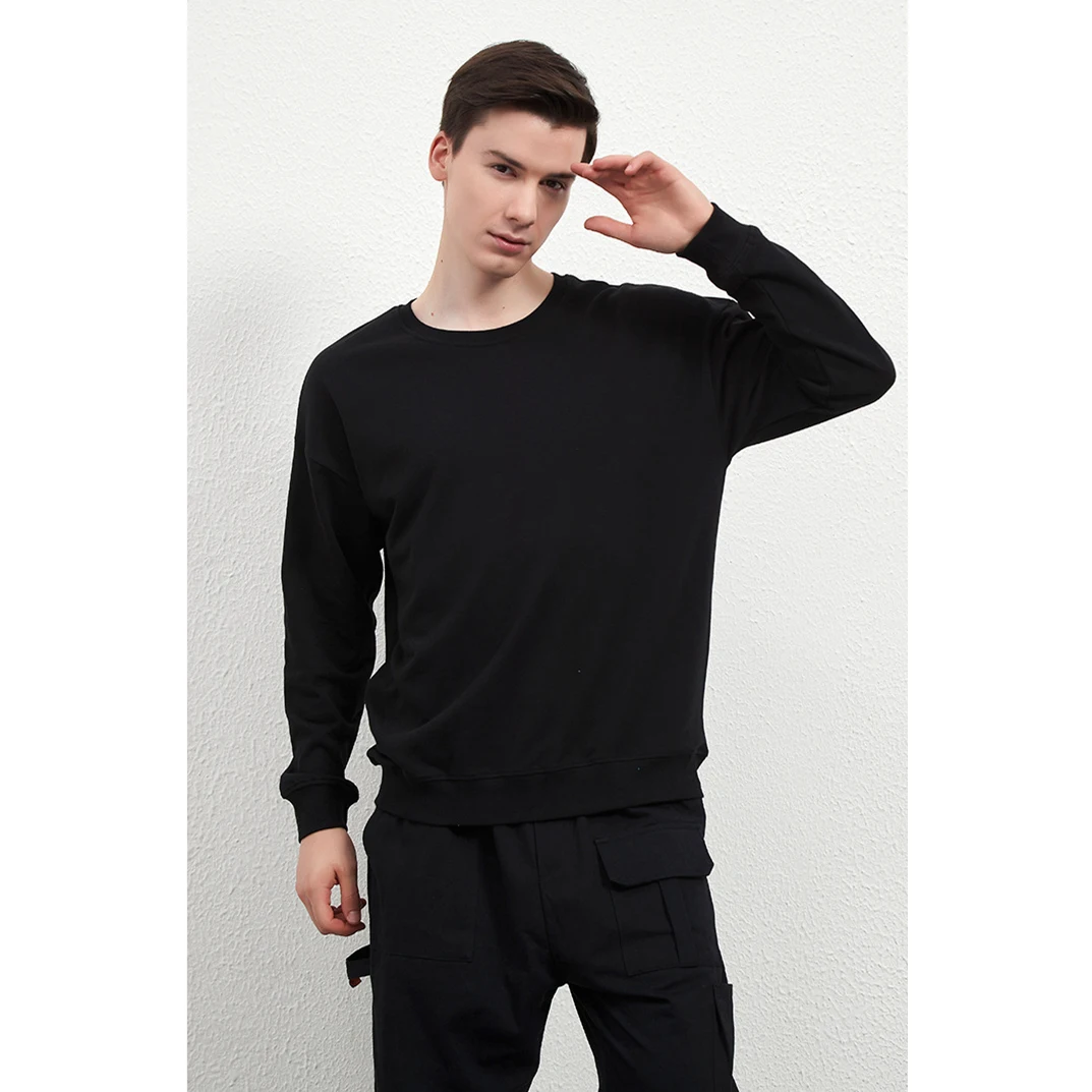 

MRMT 2024 Brand New Men's Sweater Cotton Round Neck Sweater Youth Casual Top Loose Trendy Brand Sweater Lounge Wear