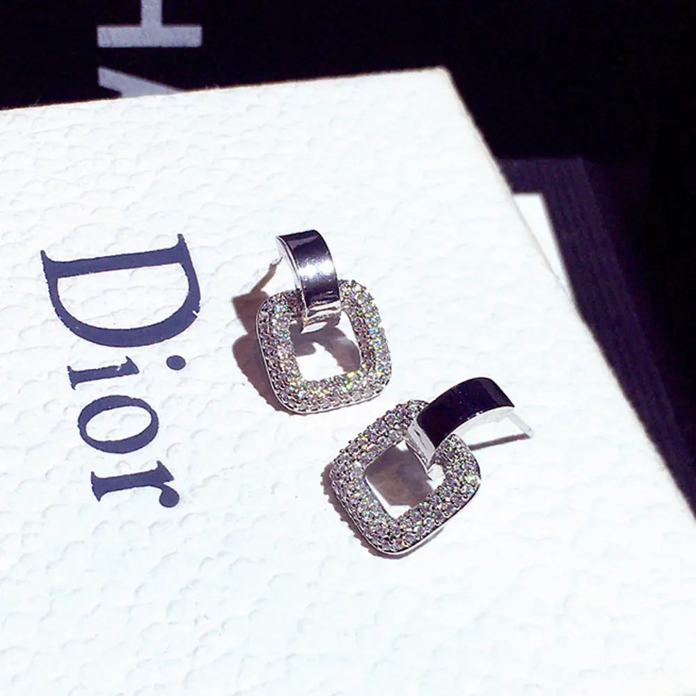 New Delicate Geometry Micro Rhinestone Earrings Exquisite Temperament Ear Stud for Lady Charm Wedding Minimalist Square Earrings