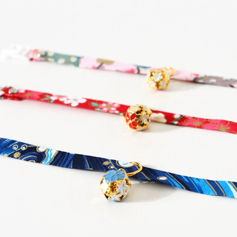 Japanese Style Cat Collar with Hollow Bell, Adjustable Safety Buckle, Puppy Kitten Necklace, Pets Chihuahua, Rabbit Bow Tie