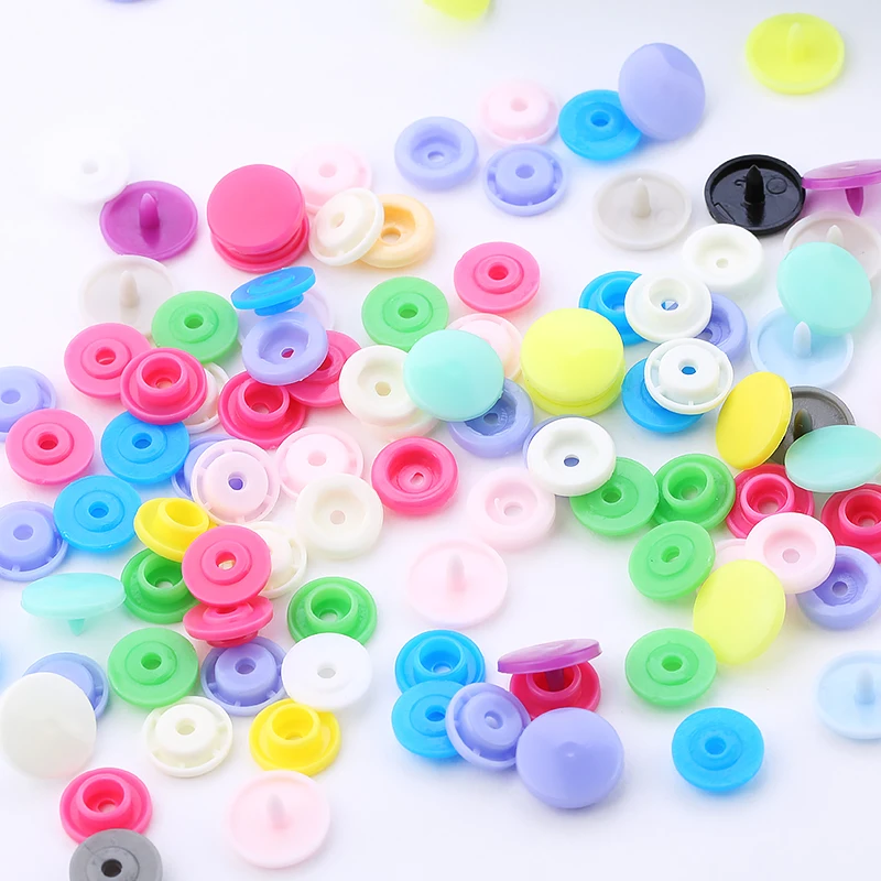 Boutons pression pour vêtements T5 boutons en plastique DIY vêtements attaches à pression utilisés pour enfants couches/bavoirs/sacs/dossier/vente